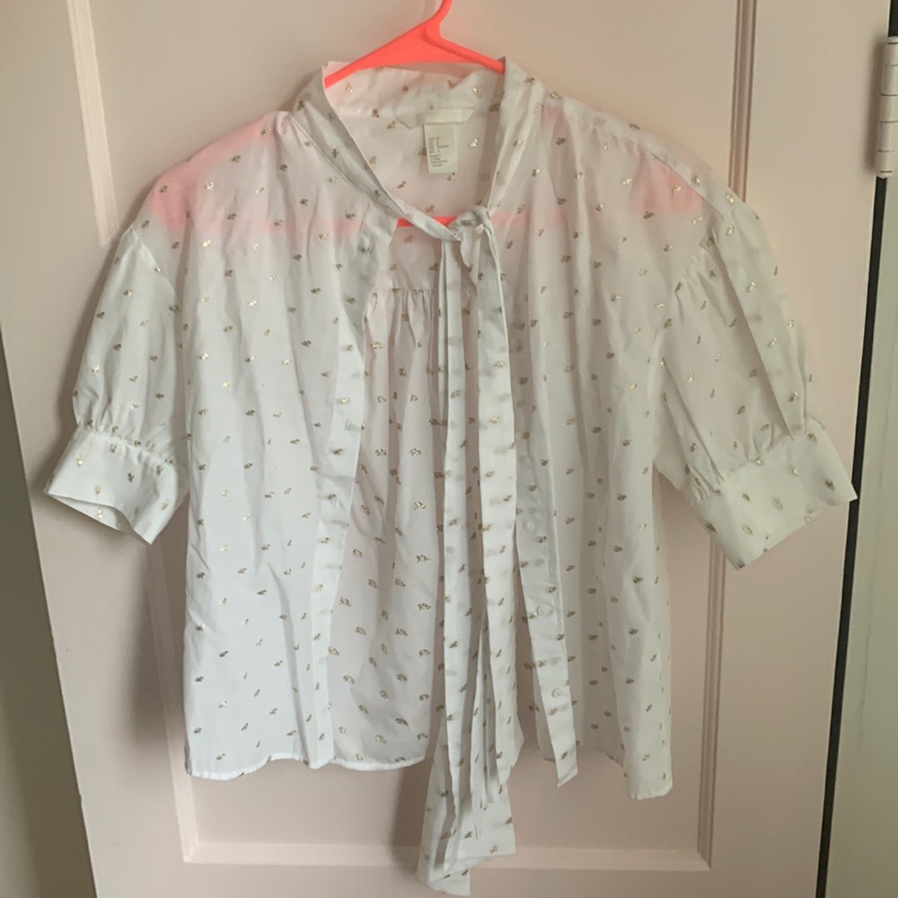H&M button up top